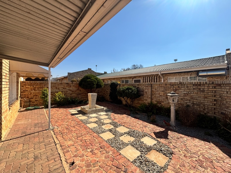 2 Bedroom Property for Sale in Dassie Rand North West